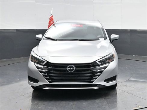 Used 2025 Nissan Versa SV w/ Trunk Package image 8