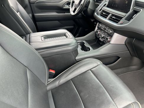 Certified 2021 GMC Yukon XL SLT w/ SLT Luxury Package AWD/4WD image 13
