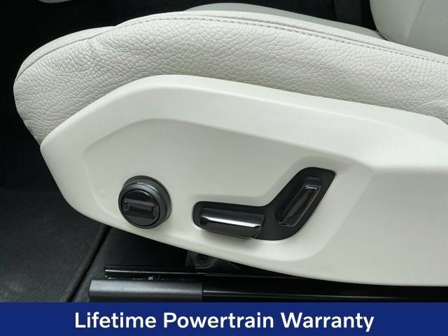 Certified 2023 Volvo XC60 B5 Plus w/ Protection Package Premier FWD image 15