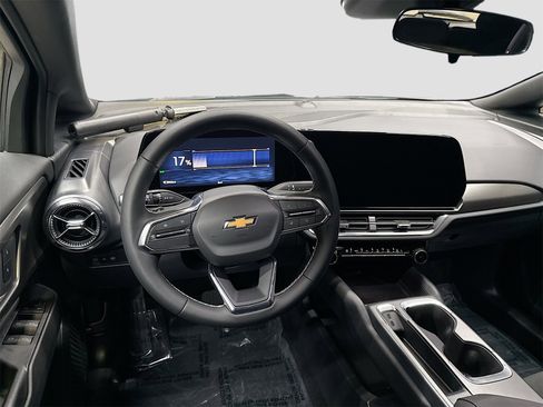 New 2026 Chevrolet Equinox EV LT w/ Comfort Package image 22