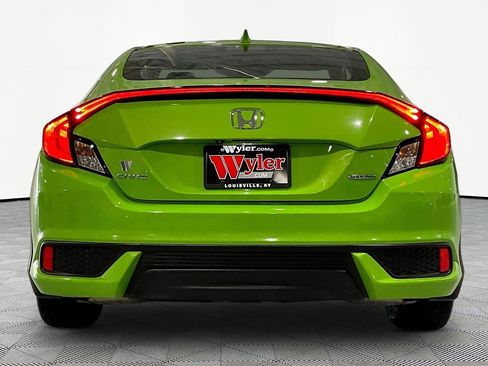 Used 2017 Honda Civic Touring image 5