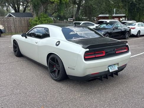 Used 2018 Dodge Challenger R/T Scat Pack w/ Leather Interior Group RWD image 2