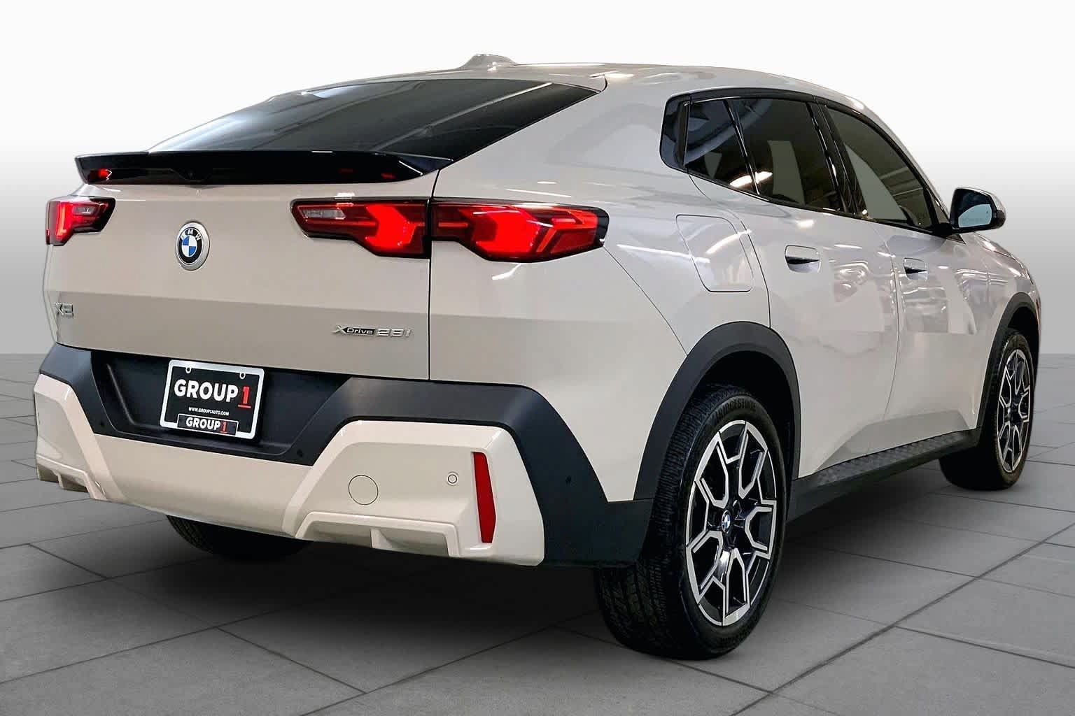 Used 2026 BMW X2 xDrive28i AWD/4WD image 12