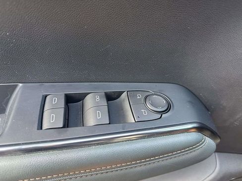 Used 2024 GMC Acadia AT4 w/ Luxury Package image 32