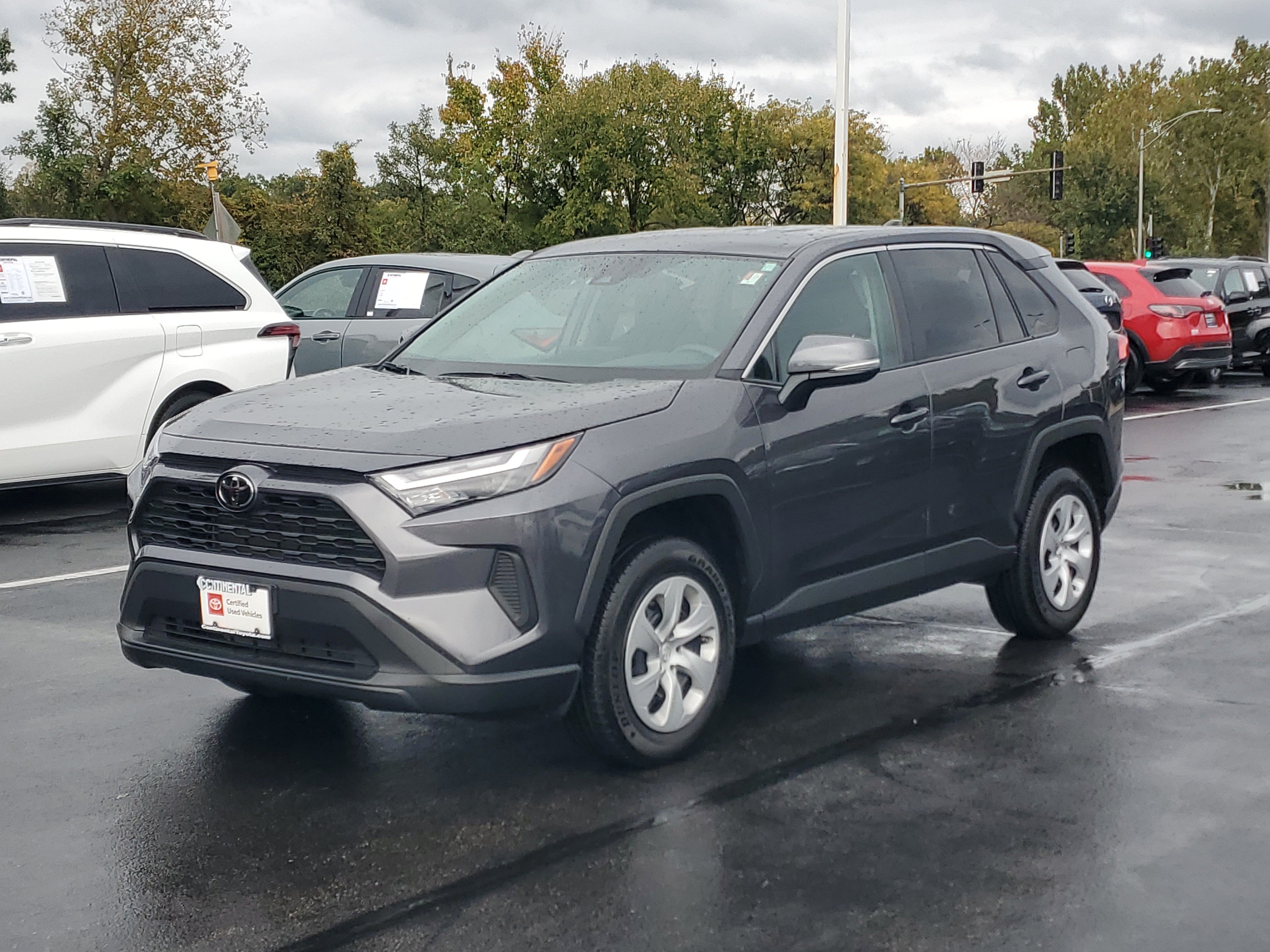 Used 2024 Toyota RAV4 LE AWD/4WD image 3