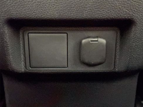 Certified 2024 Toyota Tacoma SR5 AWD/4WD image 45