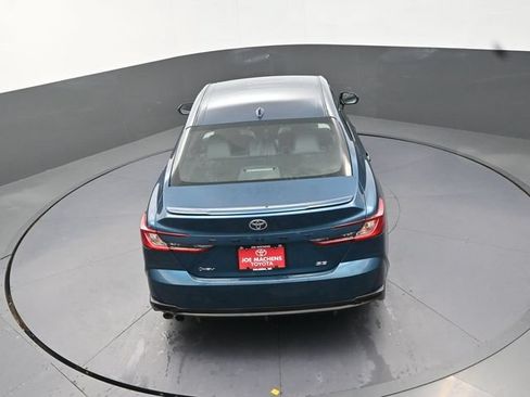 Used 2025 Toyota Camry SE FWD image 27