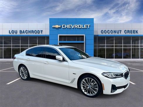 Used 2023 BMW 530e w/ M Sport Package image 2