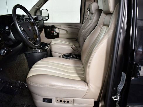 Used 2013 GMC Savana 1500 AWD image 31