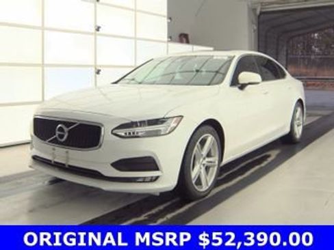 Used 2018 Volvo S90 T5 Momentum image 2