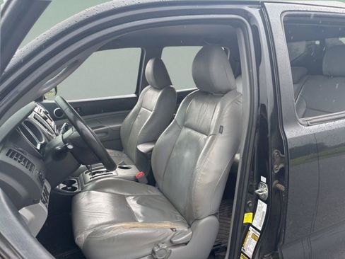 Used 2013 Toyota Tacoma 4x4 Double Cab w/ TRD Sport Pkg image 24