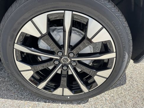 New 2026 Volvo XC60 B5 Plus w/ Protection Package Premier image 30