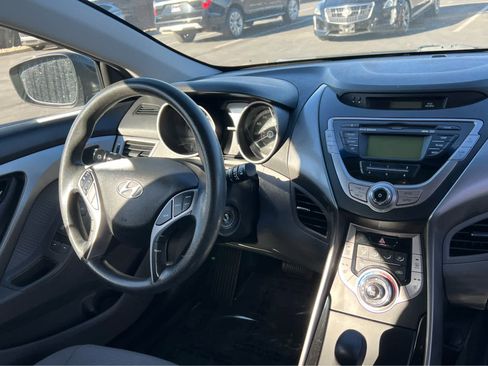 Used 2013 Hyundai Elantra GLS w/ Preferred Pkg image 20