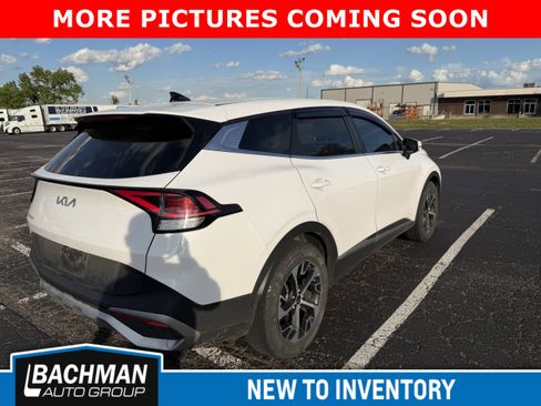 Used 2023 Kia Sportage EX image 5