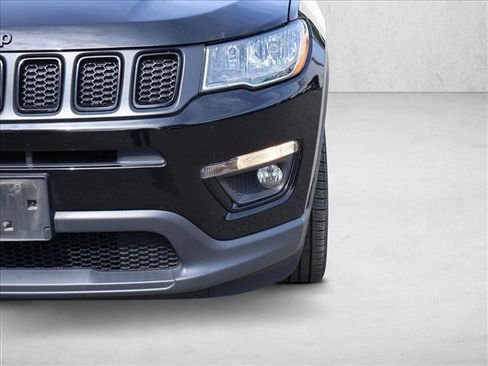 Used 2020 Jeep Compass Latitude AWD/4WD image 9