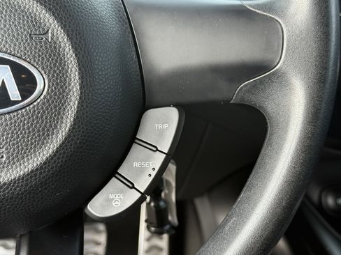 Used 2016 Kia Soul image 18