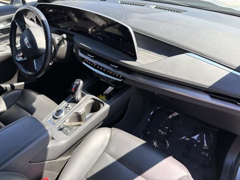 Used 2024 Cadillac XT4 Premium Luxury image 25