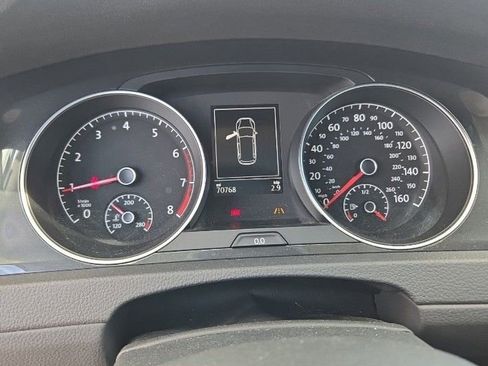 Used 2019 Volkswagen Golf Alltrack image 7