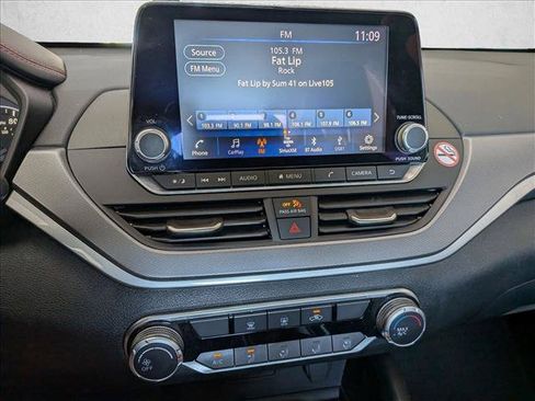 Used 2024 Nissan Altima 2.5 SR FWD image 14