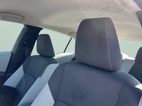 Used 2025 Toyota Corolla LE FWD image 19