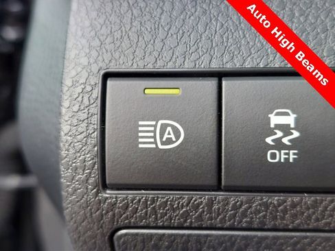 Used 2023 Toyota Camry XLE image 21