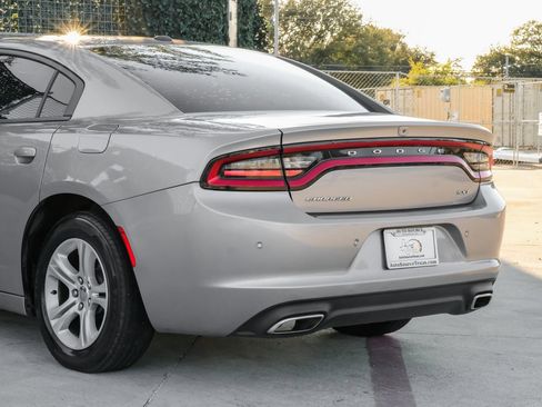 Used 2018 Dodge Charger SXT image 15