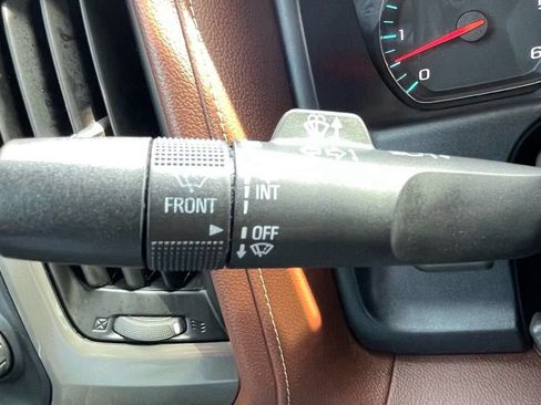 Used 2015 Chevrolet Silverado 1500 High Country w/ High Country Premium Package RWD image 18