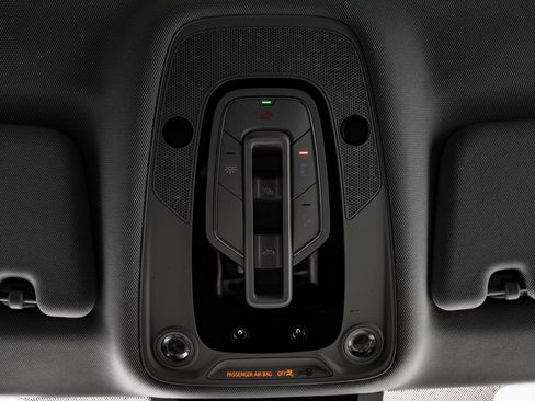 Used 2022 Audi e-tron Premium w/ Convenience Plus Package image 38