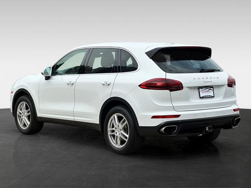 Used 2016 Porsche Cayenne AWD/4WD image 5