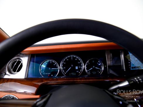 Used 2018 Rolls-Royce Phantom Sedan image 14