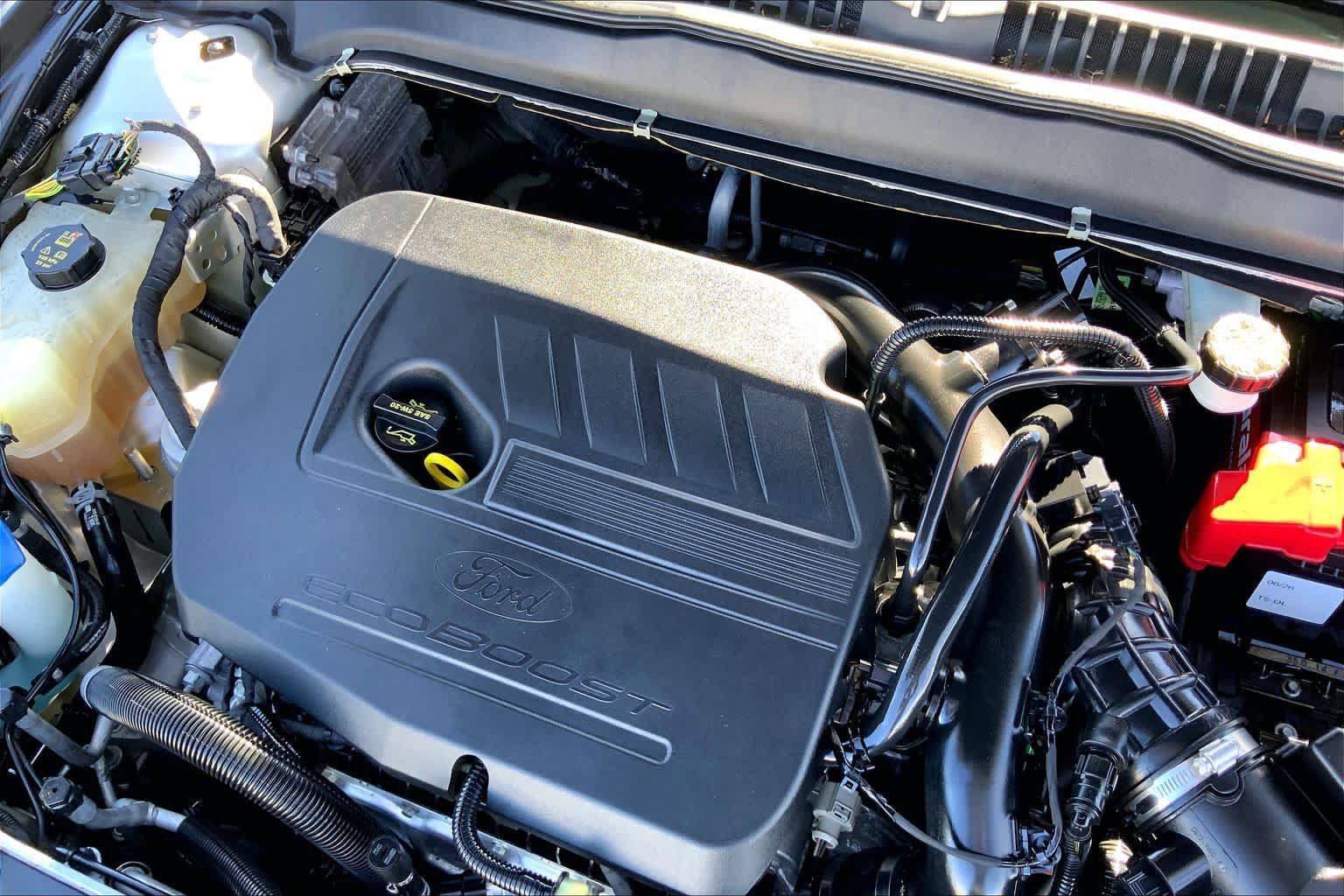 Used 2015 Ford Fusion SE FWD image 32