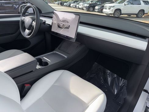 Used 2023 Tesla Model Y Long Range image 15