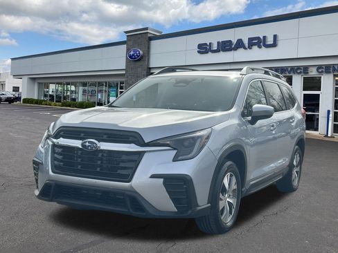 Used 2024 Subaru Ascent Premium w/ Convenience Package image 3