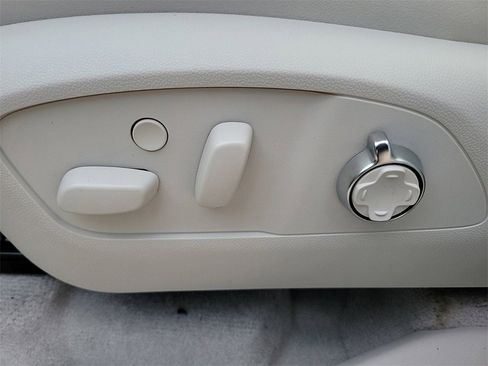 New 2026 Buick Enclave Avenir w/ Super Cruise Package image 17