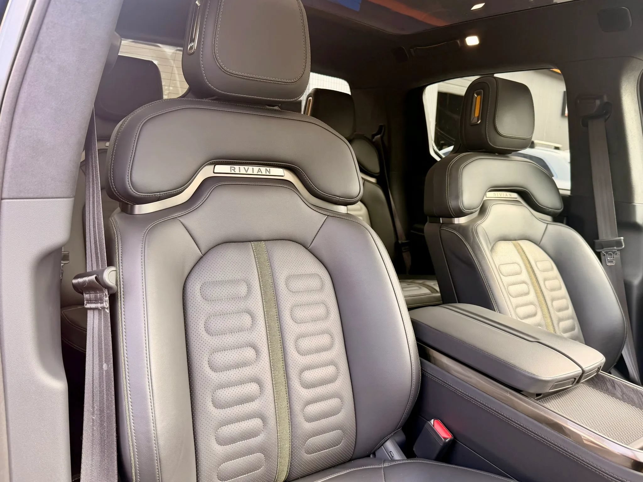 Used 2022 Rivian R1T Adventure AWD/4WD image 83