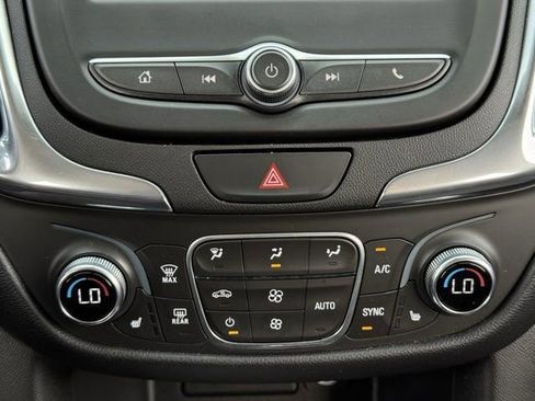 Used 2020 Chevrolet Equinox LT image 19