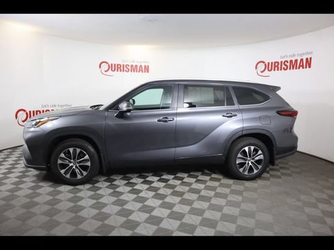Used 2024 Toyota Highlander XLE AWD/4WD image 15