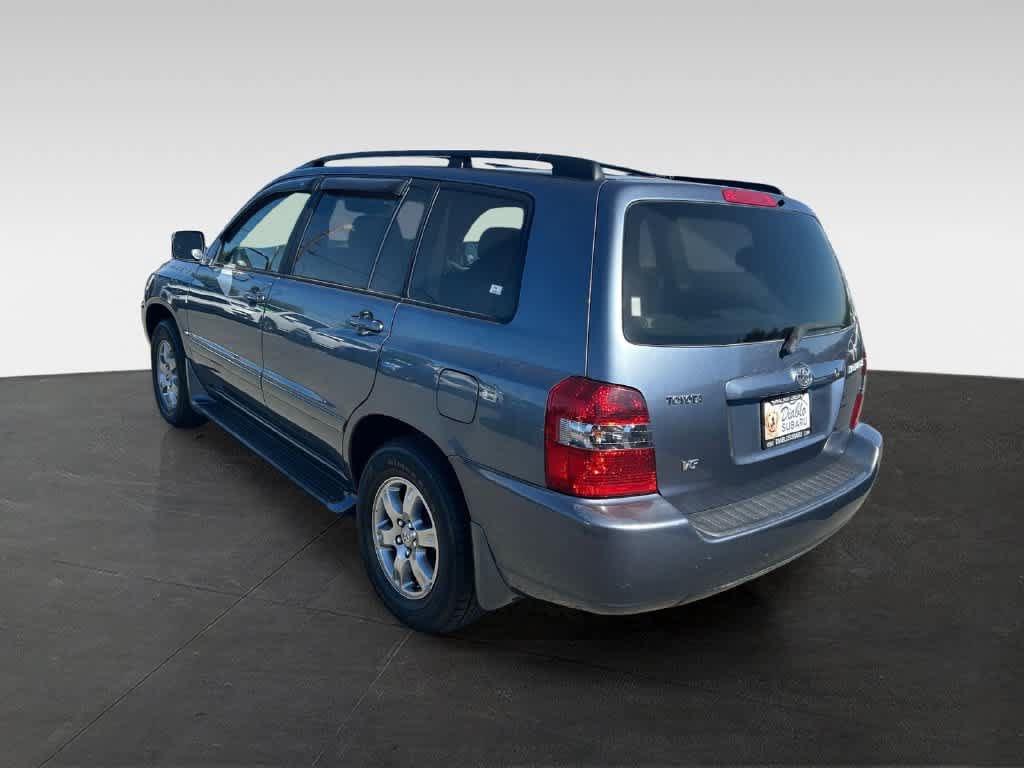 Used 2005 Toyota Highlander 2WD V6 w/ Preferred Pkg image 4