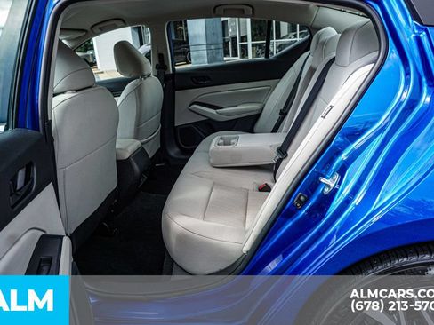 Used 2025 Nissan Altima 2.5 SV FWD image 21