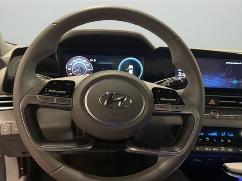 Certified 2023 Hyundai Elantra SEL w/ Convenience Package FWD image 22