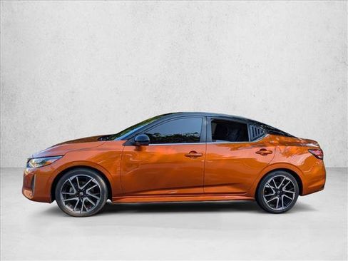 Used 2024 Nissan Sentra SR FWD image 8