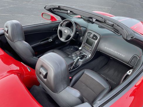 Used 2013 Chevrolet Corvette 427 w/ 1SC Preferred Equipment Group RWD image 37