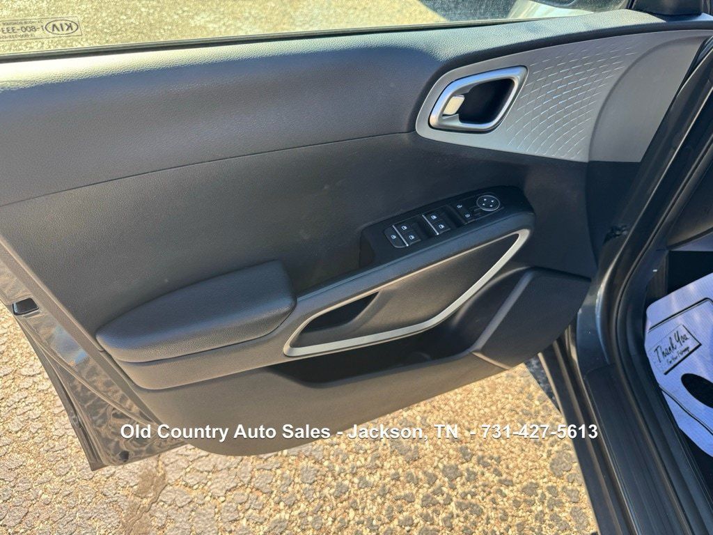 Used 2021 Kia Soul LX FWD image 20