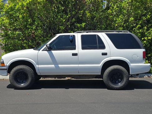 Used 2001 Chevrolet Blazer LS w/ Driver Convenience Pkg AWD/4WD image 7