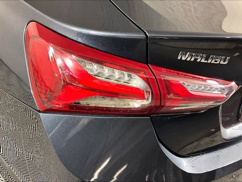 Used 2021 Chevrolet Malibu LT FWD image 27