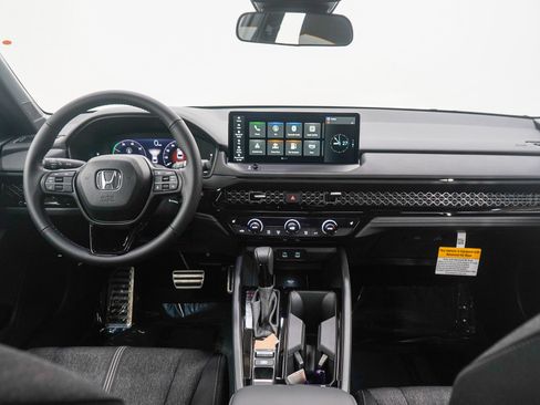 Used 2025 Honda Accord Sport image 12