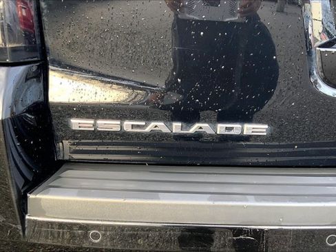 Used 2020 Cadillac Escalade Premium Luxury image 7