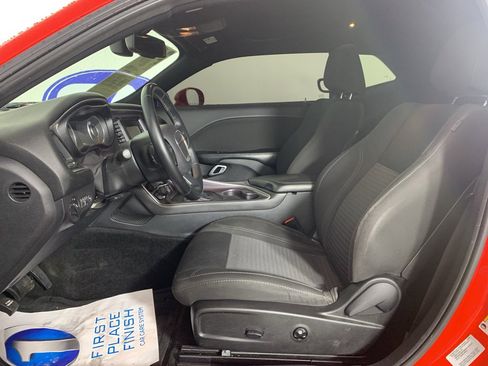 Used 2015 Dodge Challenger SXT w/ Driver Convenience Group image 15