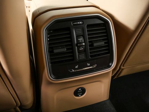 New 2025 Porsche Macan AWD image 22