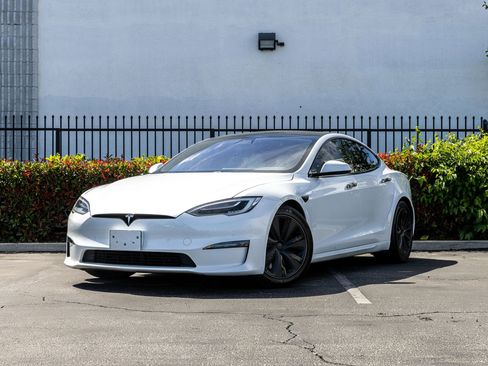 Used 2022 Tesla Model S Standard Range AWD/4WD image 17